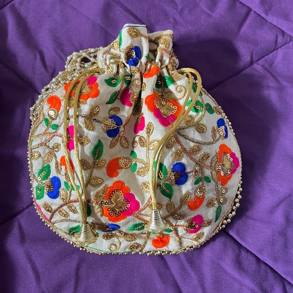 Purse - Picture 4 of 4